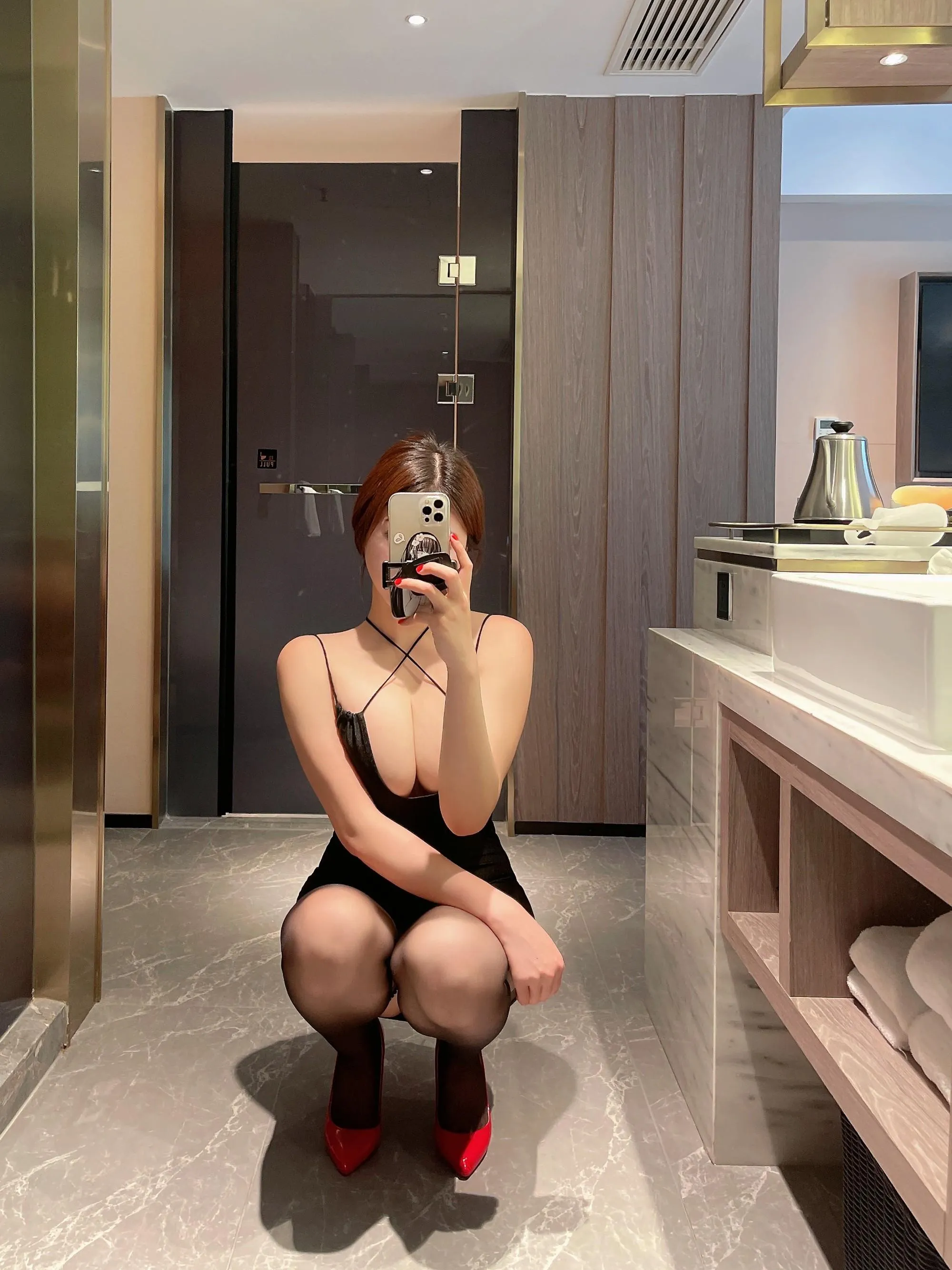 NO.032 奶宝妹纸 – 微密圈系列 傲人身材 [31P]插图5